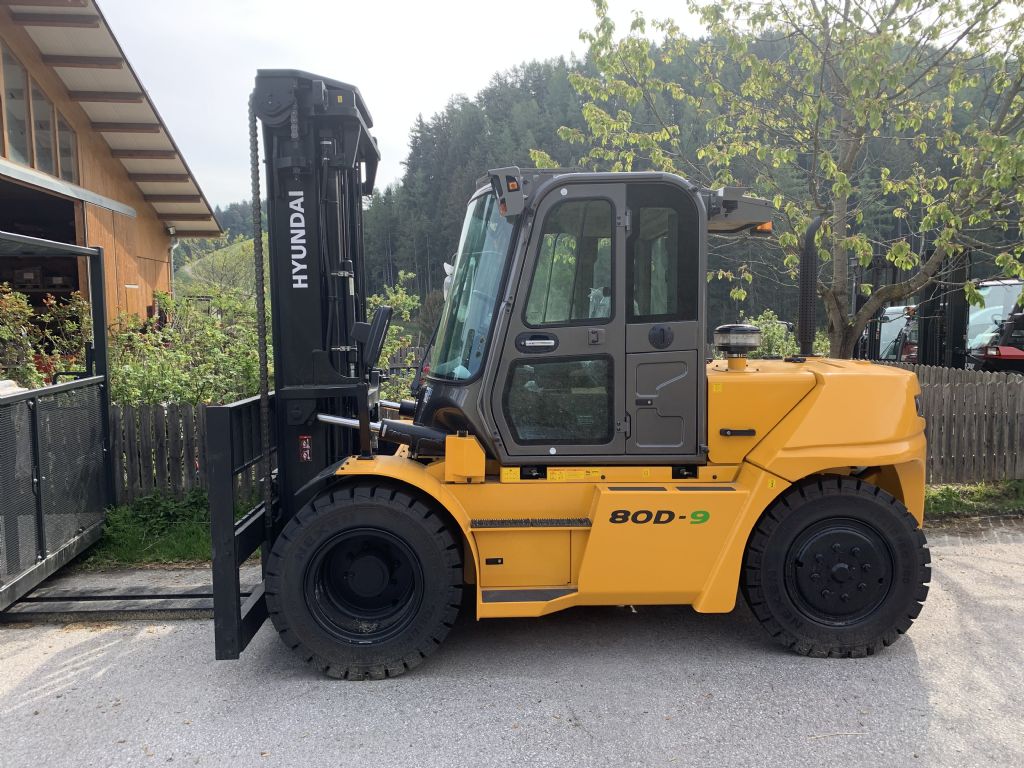 Hyundai 80D-9 Dieselstapler www.staplertechnik.at