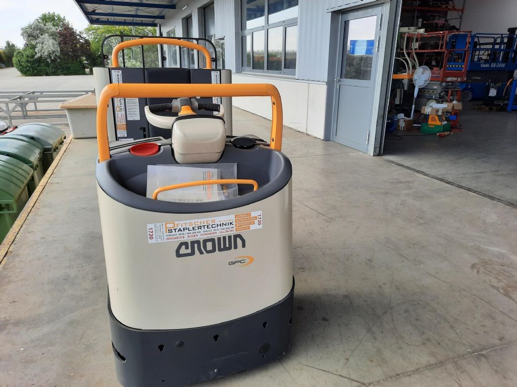 Crown-GPC3055-570L-Niederhubkommissionierer-www.staplertechnik.at