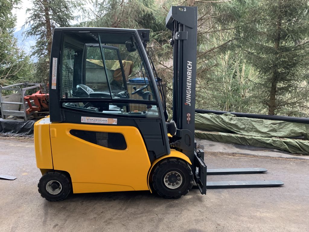Jungheinrich EFG425k Electric 4-wheel forklift www.staplertechnik.at Jungheinrich EFG425k Electric 4-wheel forklift www.staplertechnik.at
