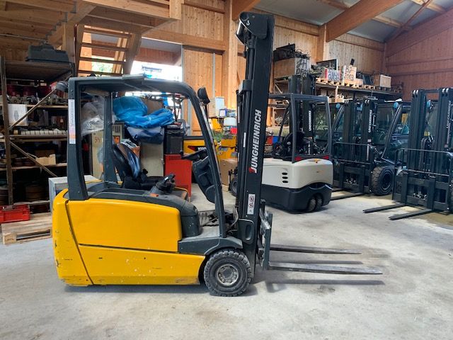 Jungheinrich EFG216 Electric 3-wheel forklift www.staplertechnik.at Jungheinrich EFG216 Electric 3-wheel forklift www.staplertechnik.at