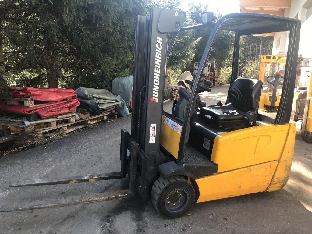 Jungheinrich EFG DF 18 Electric 3-wheel forklift www.staplertechnik.at Jungheinrich EFG DF 18 Electric 3-wheel forklift www.staplertechnik.at