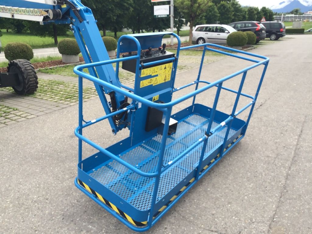 Genie-Z 62/40-Gelenkteleskopbhne-www.staplertechnik.at