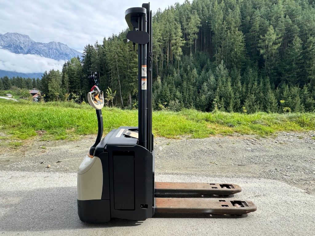 Crown-ESi 4000 1.2-Hochhubwagen-www.stapler-mueller.com