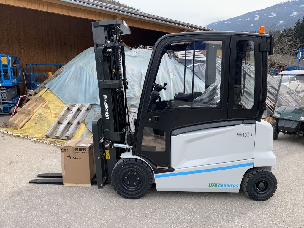 UniCarriers MX30L Electric 4-wheel forklift www.staplertechnik.at UniCarriers MX30L Electric 4-wheel forklift www.staplertechnik.at