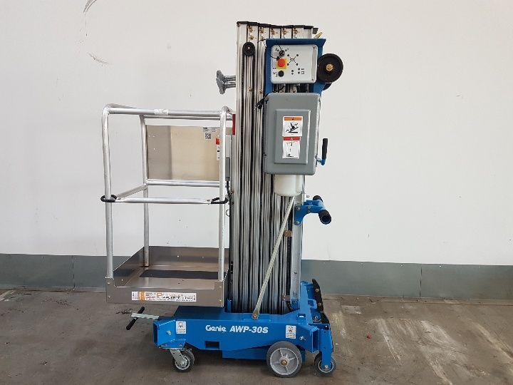 Genie-AWP 30S-Senkrecht Hebebhne-www.staplertechnik.at