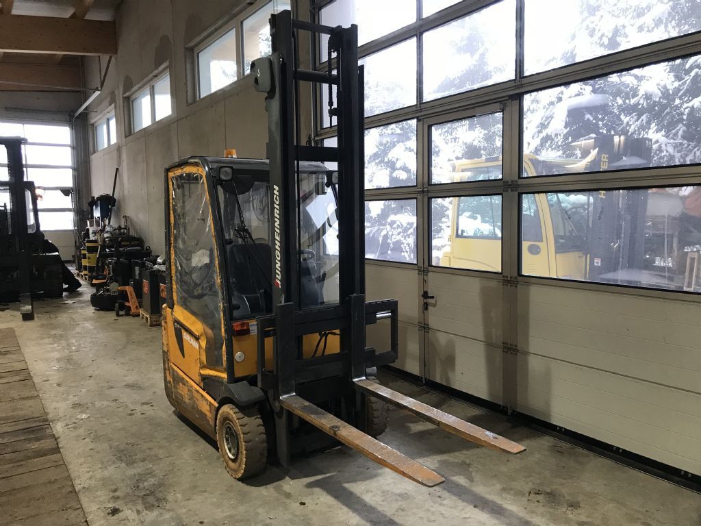 Jungheinrich EFG DFac 15 Electric 3-wheel forklift www.staplertechnik.at Jungheinrich EFG DFac 15 Electric 3-wheel forklift www.staplertechnik.at