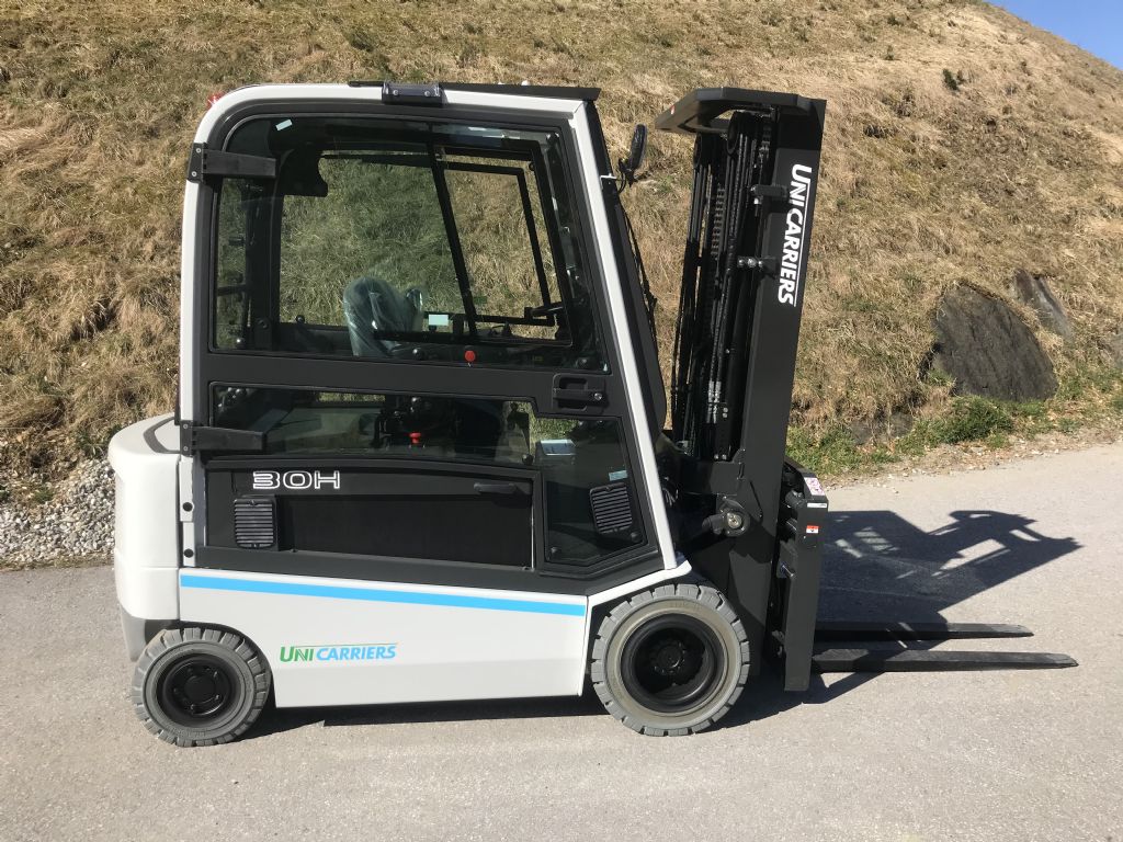 UniCarriers QX 2-30 Electric 4-wheel forklift www.staplertechnik.at