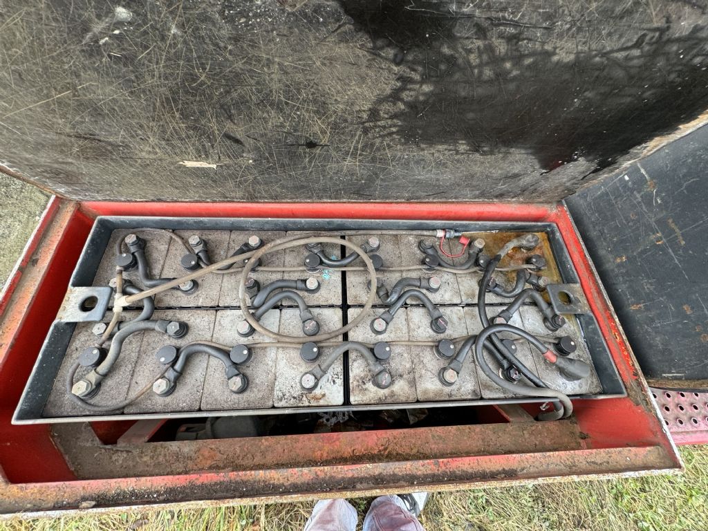 Jumbo J/SNEP/50/12/50 Electric Sideloaders www.staplertechnik.at Jumbo J/SNEP/50/12/50 Electric Sideloaders www.staplertechnik.at