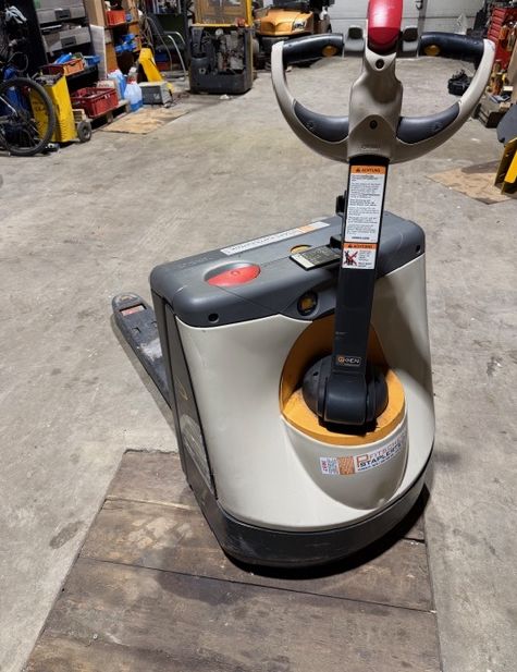 Crown WP3015 Electric Pallet Truck www.staplertechnik.at Crown WP3015 Electric Pallet Truck www.staplertechnik.at