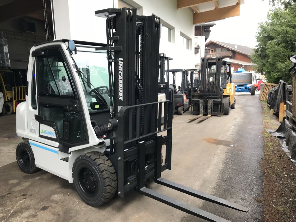 UniCarriers-YG1D2A32Q-Dieselstapler-www.stapler-mueller.com