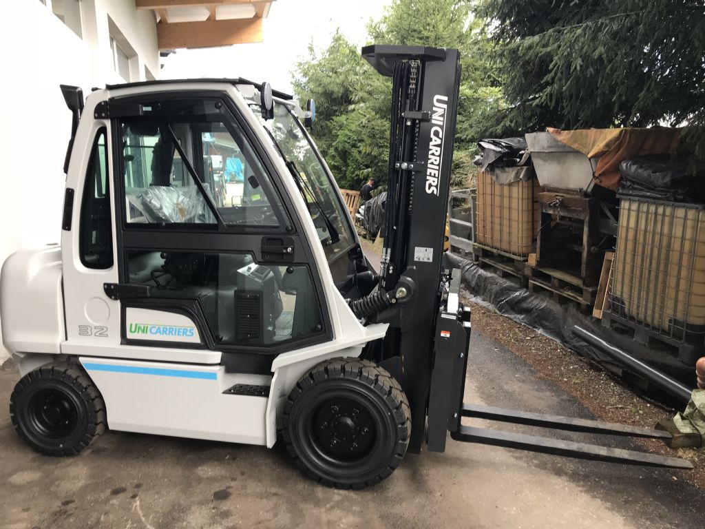 UniCarriers Y1D2A32Q Dieselstapler www.staplertechnik.at