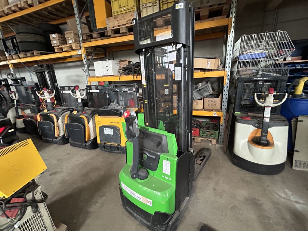 Cesab S214 High Lift stacker www.staplertechnik.at