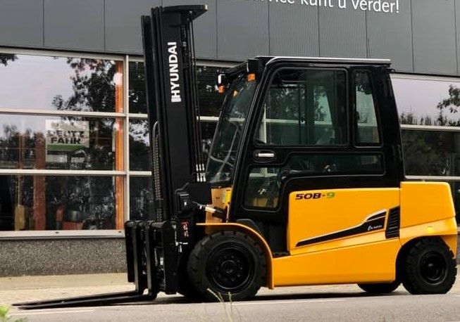 Hyundai 50B-9 Electric 4-wheel forklift www.staplertechnik.at Hyundai 50B-9 Electric 4-wheel forklift www.staplertechnik.at