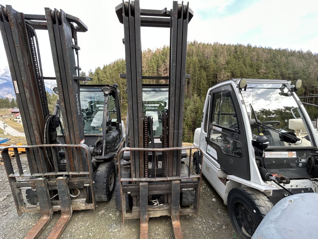 Nissan YG1D2A32Q Diesel Forklift www.staplertechnik.at