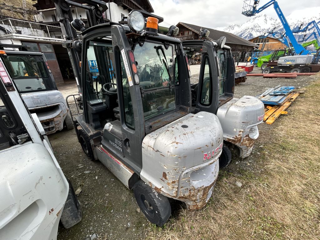 Nissan-YG1D2A32Q-Dieselstapler-www.staplertechnik.at