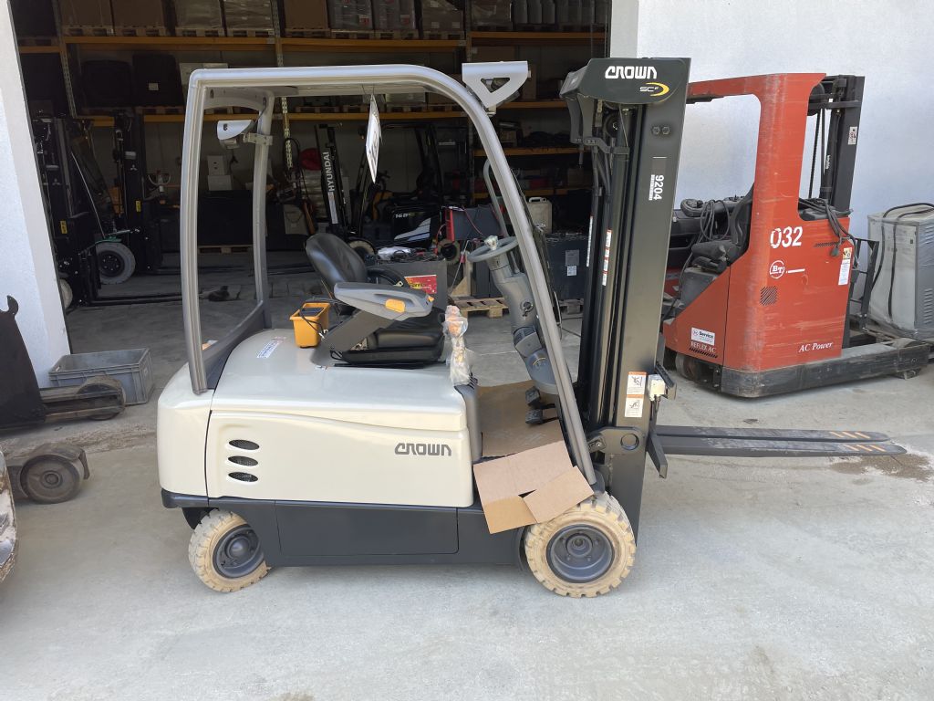 Crown-SCT6240-1.6-Elektro 4 Rad-Stapler-www.staplertechnik.at