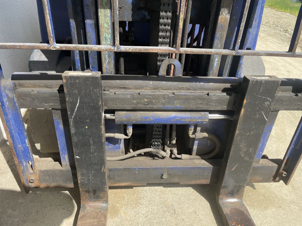 Komatsu-E18 T44-Elektro 3 Rad-Stapler-www.staplertechnik.at