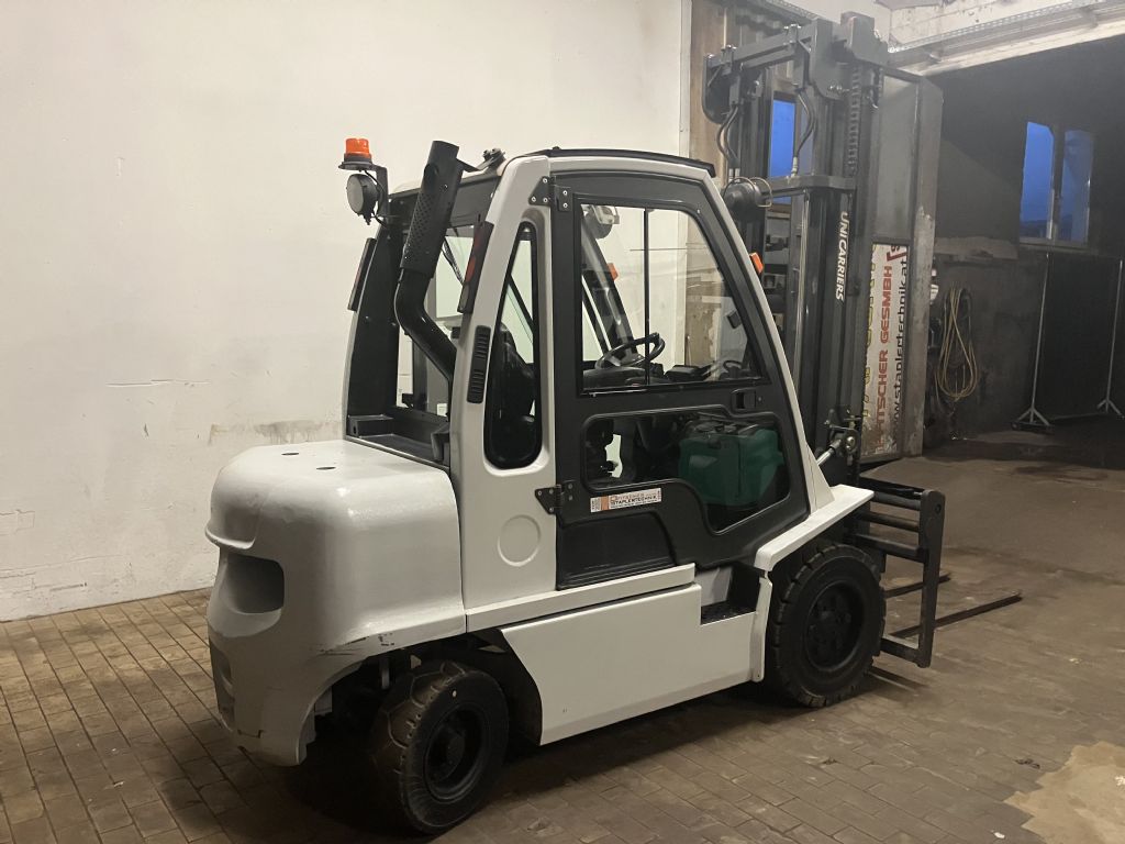 UniCarriers-YG1D2A30T-Dieselstapler-www.staplertechnik.at
