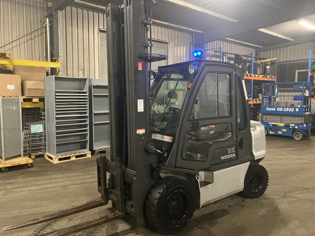 Nissan YG1D2A32Q Diesel Forklift www.staplertechnik.at