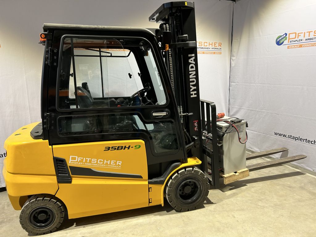 Hyundai 35BH-9 Electric 4-wheel forklift www.staplertechnik.at