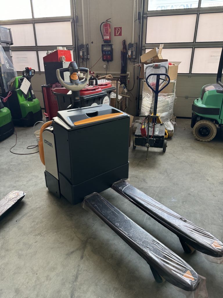 Crown-WT 3040-Niederhubwagen-www.staplertechnik.at