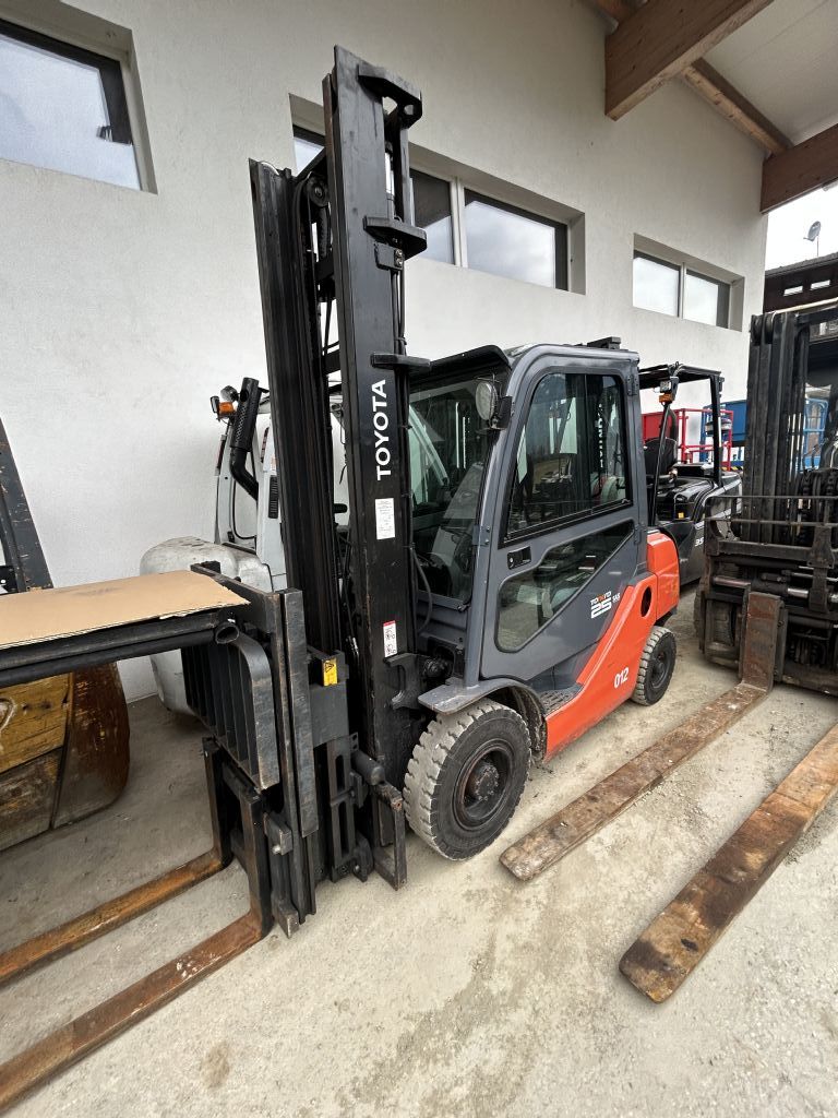 Toyota-02-8FGF25-Treibgasstapler-www.staplertechnik.at