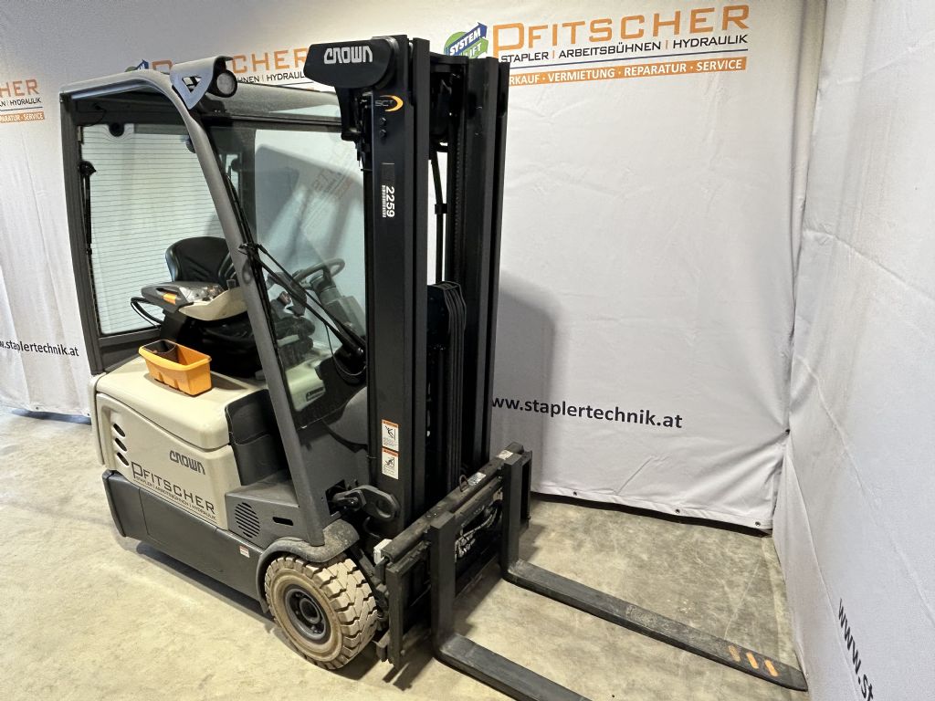 Crown-SCT6220-1.6-Elektro 4 Rad-Stapler-www.staplertechnik.at
