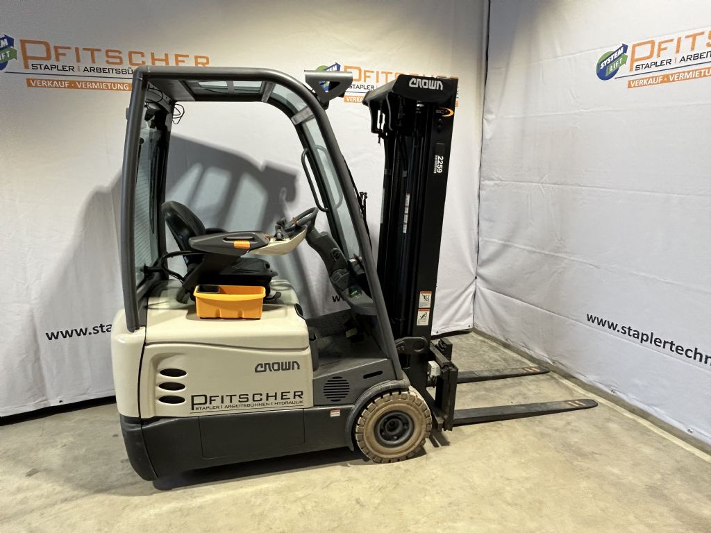 Crown-SCT6220-1.6-Elektro 4 Rad-Stapler-www.staplertechnik.at