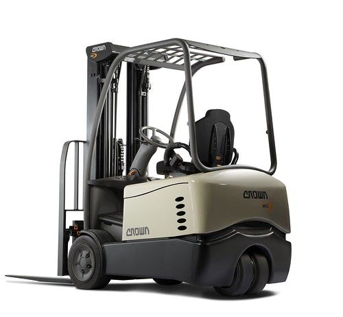 Crown SCT6040 1.6 Electric 3-wheel forklift www.staplertechnik.at Crown SCT6040 1.6 Electric 3-wheel forklift www.staplertechnik.at