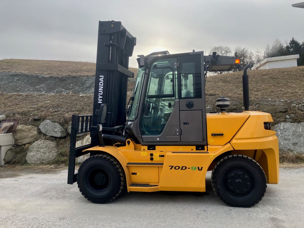 Hyundai-70D-9V-Dieselstapler-www.stapler-mueller.com