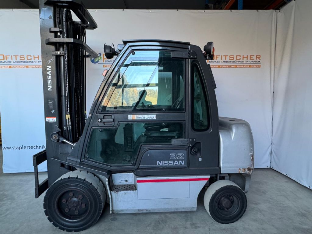 UniCarriers YG1D2A32Q Diesel Forklift www.staplertechnik.at