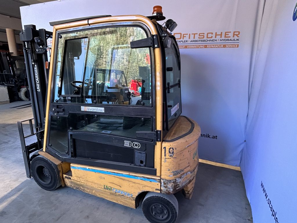 UniCarriers-G1Q2L30Q-Elektro 4 Rad-Stapler-www.staplertechnik.at