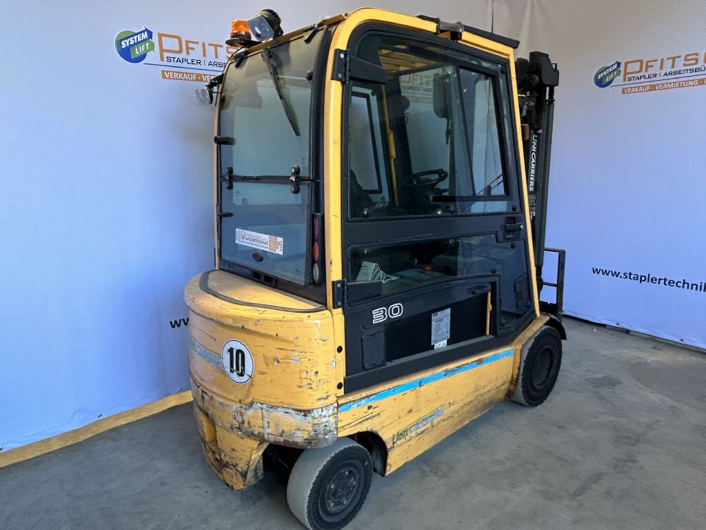 UniCarriers-G1Q2L30Q-Elektro 4 Rad-Stapler-www.staplertechnik.at