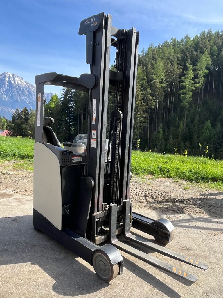 Crown ESR 5260-16 Reach Truck www.staplertechnik.at