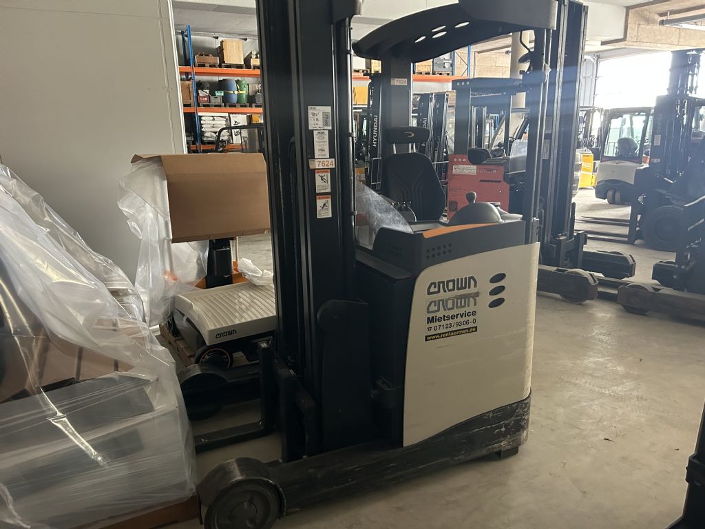Crown ESR5260 1.6 TT6690 Reach Truck www.staplertechnik.at
