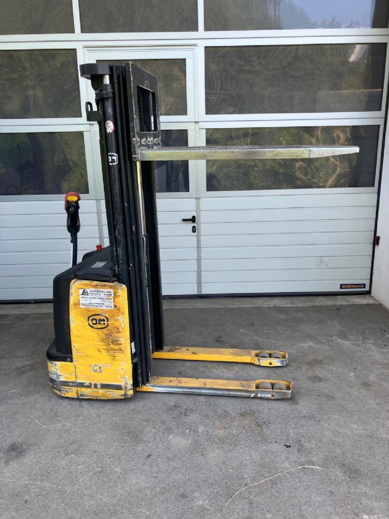 OM CL 10,5AC High Lift stacker www.staplertechnik.at