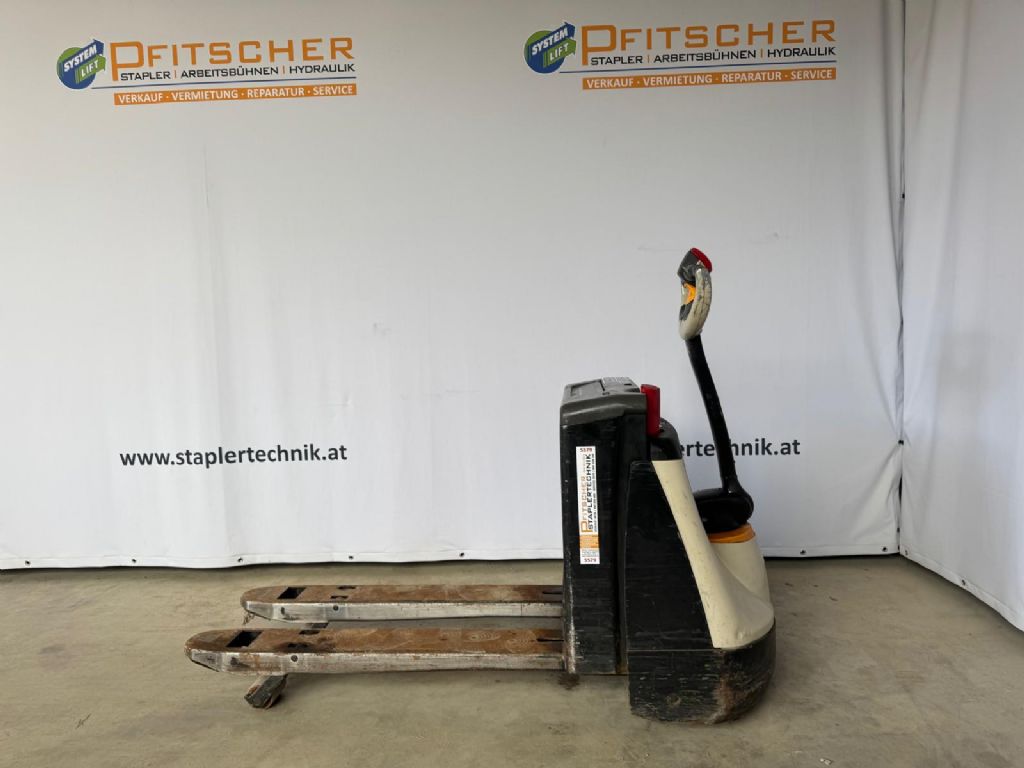 Crown WP 3215 Niederhubwagen www.staplertechnik.at Crown WP 3215 Niederhubwagen www.staplertechnik.at