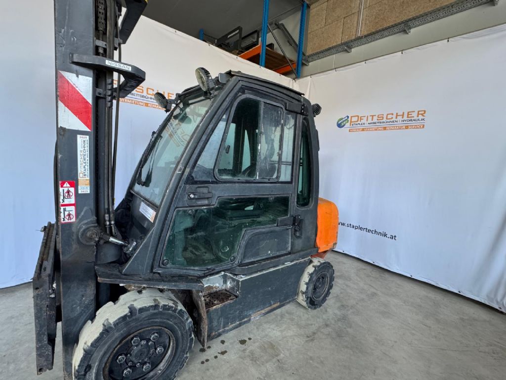 Nissan YG1D2A30Q Diesel Forklift www.staplertechnik.at