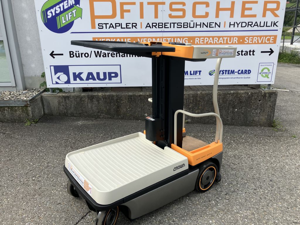 Crown WAVE60-118 LI-ION Medium Lift Order Picker www.staplertechnik.at