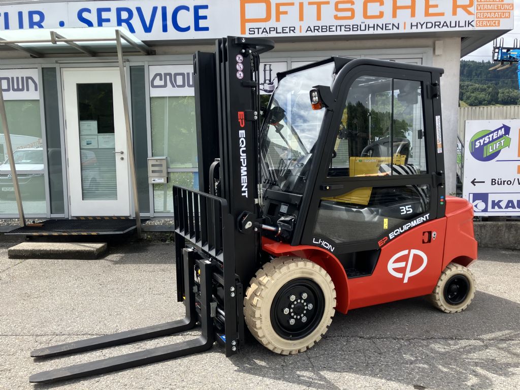 EP EFL353 Electric 4-wheel forklift www.staplertechnik.at EP EFL353 Electric 4-wheel forklift www.staplertechnik.at