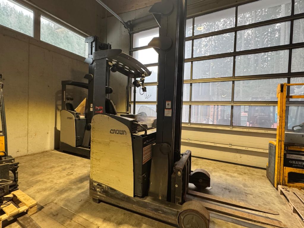 Crown ESR Reach Truck www.staplertechnik.at