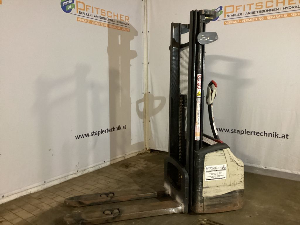 Crown WF 3000-1.0-1.0TF Hochhubwagen www.staplertechnik.at