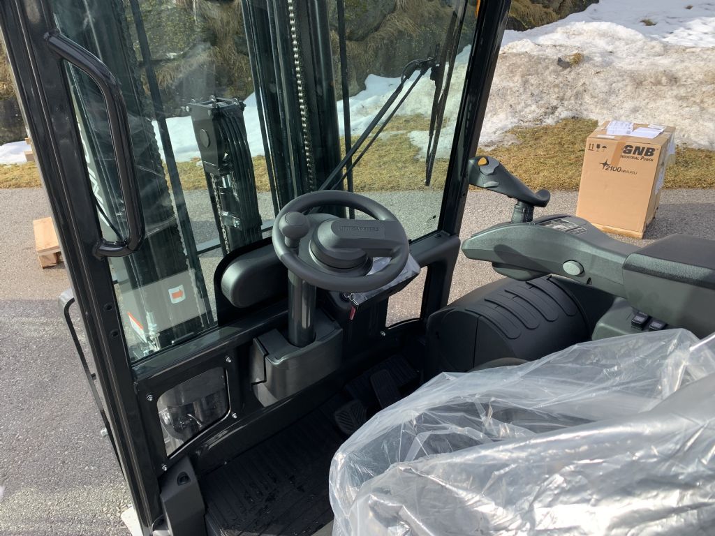 UniCarriers TX3-20L Electric 3-wheel forklift www.staplertechnik.at UniCarriers TX3-20L Electric 3-wheel forklift www.staplertechnik.at