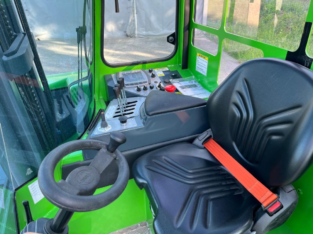 Combilift C5000ET Vierwege Seitenstapler www.staplertechnik.at Combilift C5000ET Vierwege Seitenstapler www.staplertechnik.at