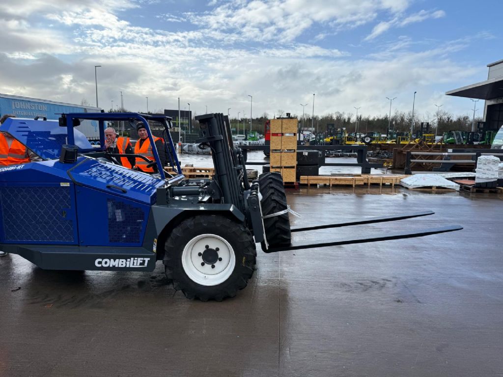 Combilift COMBI-RT Rough terrain forklift truck www.staplertechnik.at