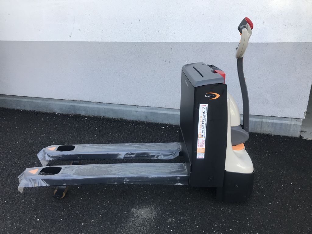 Crown WP 3010 1.6 Electric Pallet Truck www.staplertechnik.at Crown WP 3010 1.6 Electric Pallet Truck www.staplertechnik.at