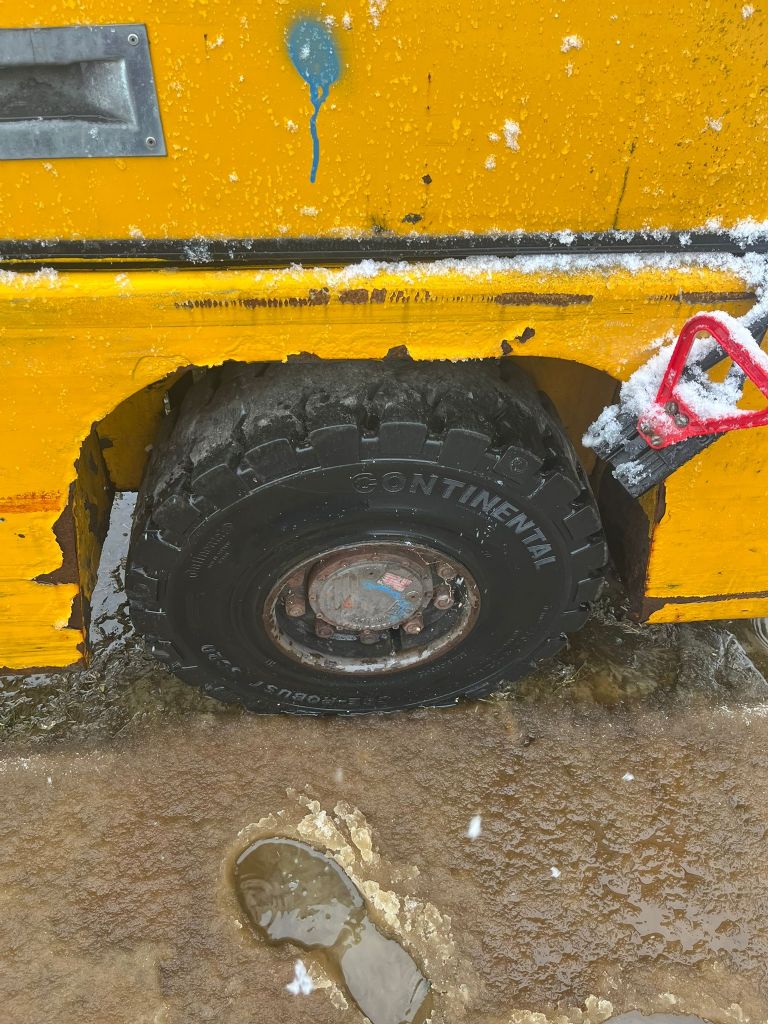 Jumbo J/SNEA 50/13/55 Electric Sideloaders www.staplertechnik.at Jumbo J/SNEA 50/13/55 Electric Sideloaders www.staplertechnik.at