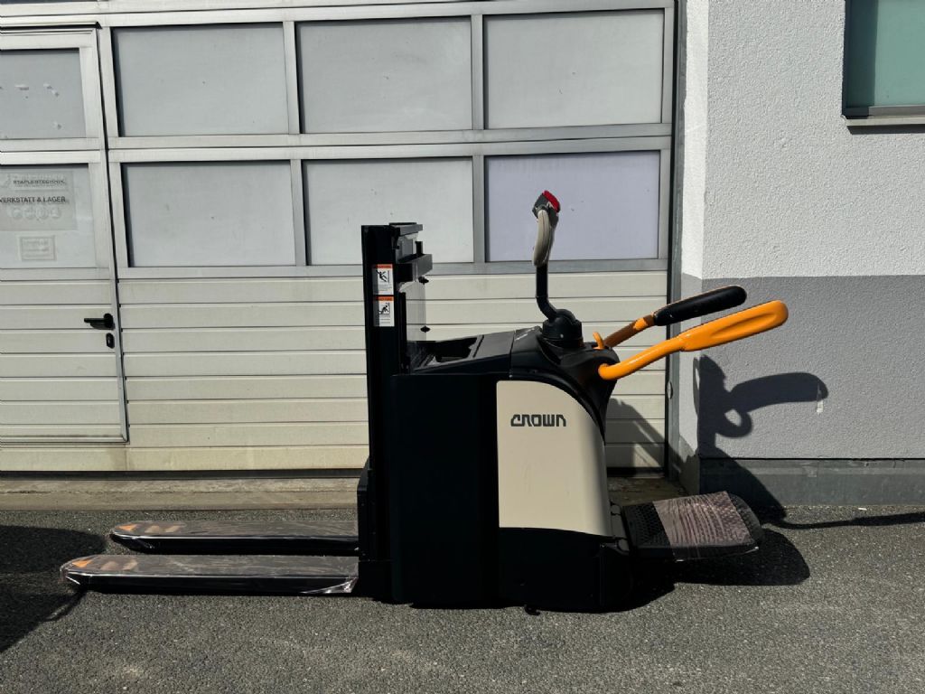 Crown DT3040 1670 Double stacker www.staplertechnik.at
