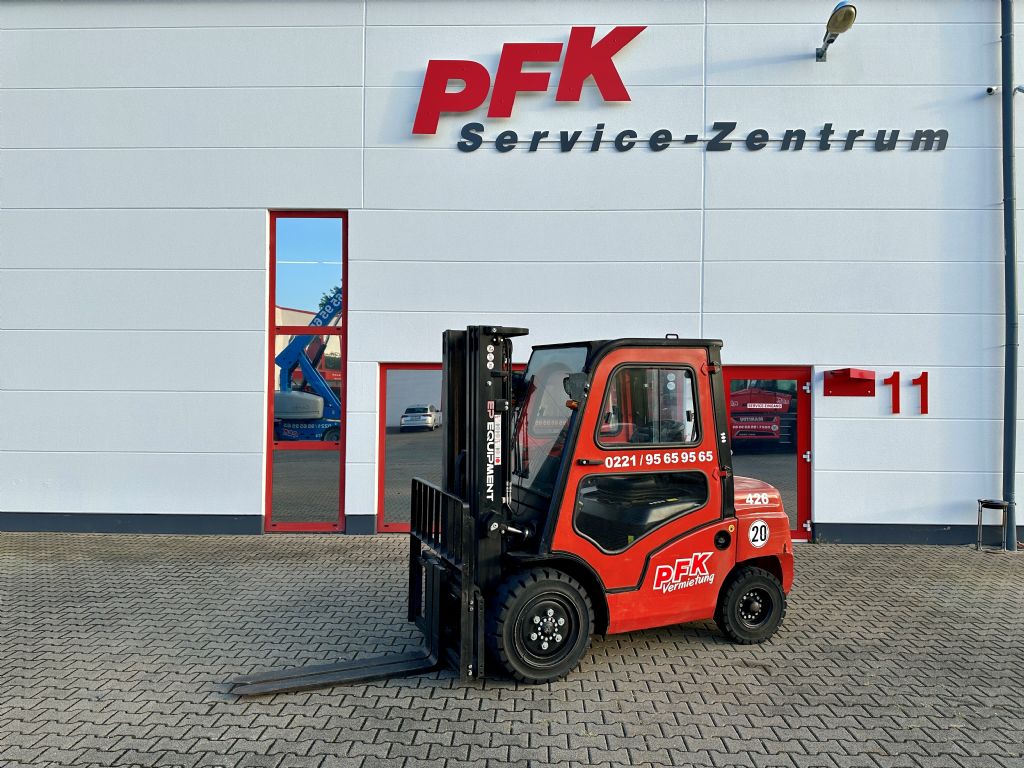 EP CPCD30T8 Dieselstapler www.pfk.de EP CPCD30T8 Dieselstapler www.pfk.de