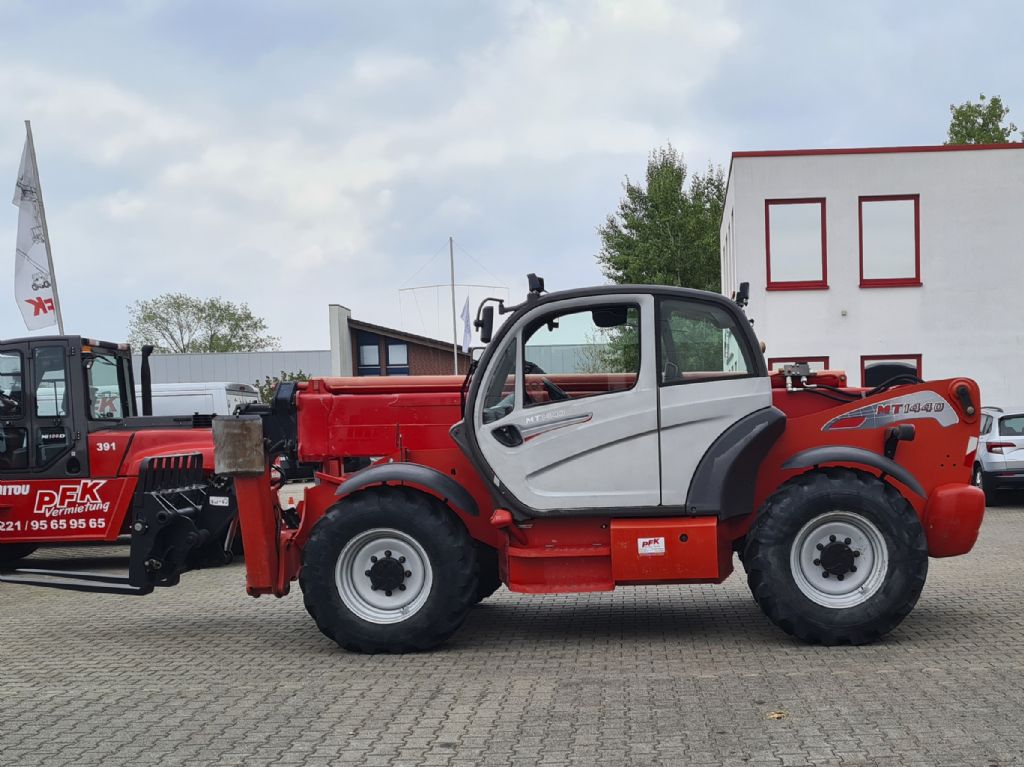 Manitou MT1440 Teleskopstapler starr www.pfk.de Manitou MT1440 Teleskopstapler starr www.pfk.de